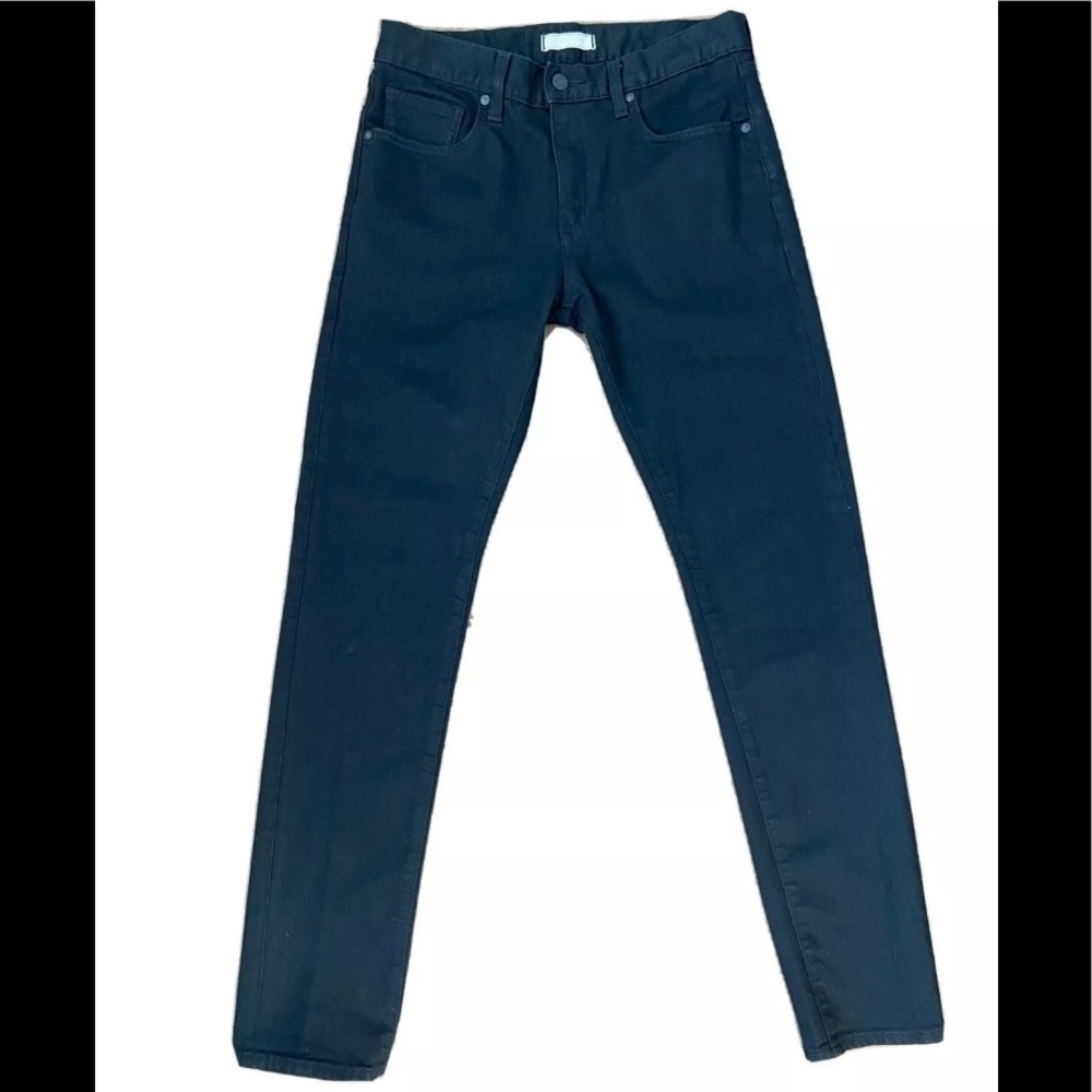UNI QLO WOMENS BLACK JEANS SIZE 30. PROBABLY WORM ONCE! In excellent condition.